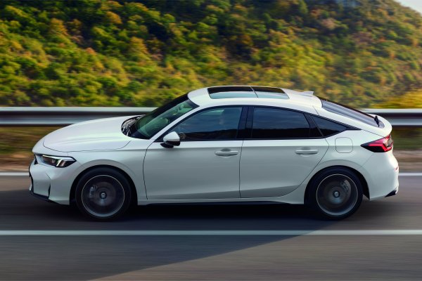 NUOVA HONDA CIVIC FULL HYBRID - Richiedi test drive